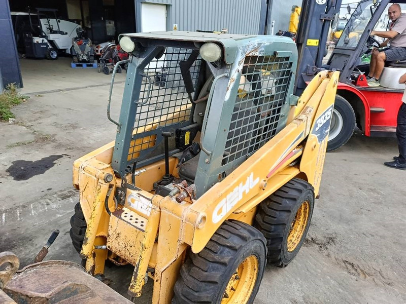 Gehl 3935 3840 schranklader loader skid steer bobcat - Компактен натоварувач: слика 4 Gehl 3935 3840 schranklader loader skid steer bobcat - Компактен натоварувач: слика 4