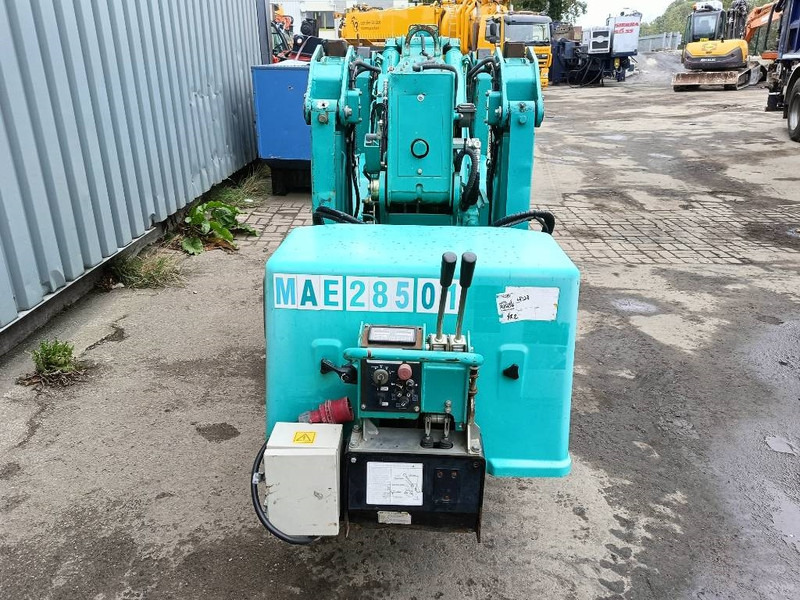 Maeda MC 285 CRME-2 minikraan hybride spin spider crane - Мини кран: слика 5 Maeda MC 285 CRME-2 minikraan hybride spin spider crane - Мини кран: слика 5