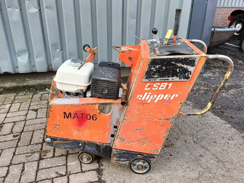 Norton CSB1 clipper zaag betonzaag machine 1994 - Машина за асфалт: слика 2 Norton CSB1 clipper zaag betonzaag machine 1994 - Машина за асфалт: слика 2