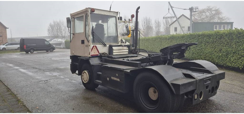 Terberg trt89 4x4 terminal trekker tractor port truck - Трактор на терминалот: слика 5 Terberg trt89 4x4 terminal trekker tractor port truck - Трактор на терминалот: слика 5