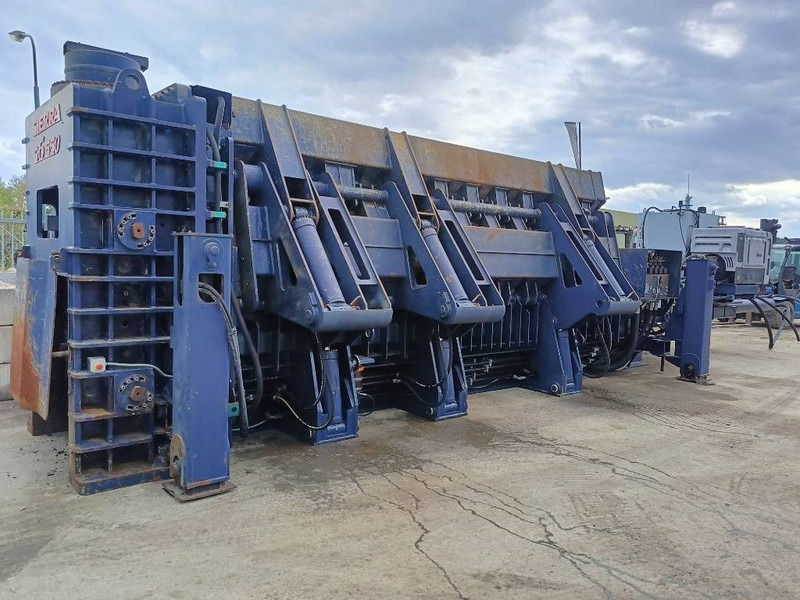 SIERRA S6-550 scrap shear baler Conquer 550 ton co - Земјоделска машина: слика 3 SIERRA S6-550 scrap shear baler Conquer 550 ton co - Земјоделска машина: слика 3