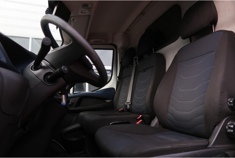 Iveco Daily 35S14V 300 L1H1 AUT/ 3,5t/ CAM/ CRUISE/ TREKHAAK/ AIRCO/ ETC - Товарно комбе: слика 5 Iveco Daily 35S14V 300 L1H1 AUT/ 3,5t/ CAM/ CRUISE/ TREKHAAK/ AIRCO/ ETC - Товарно комбе: слика 5