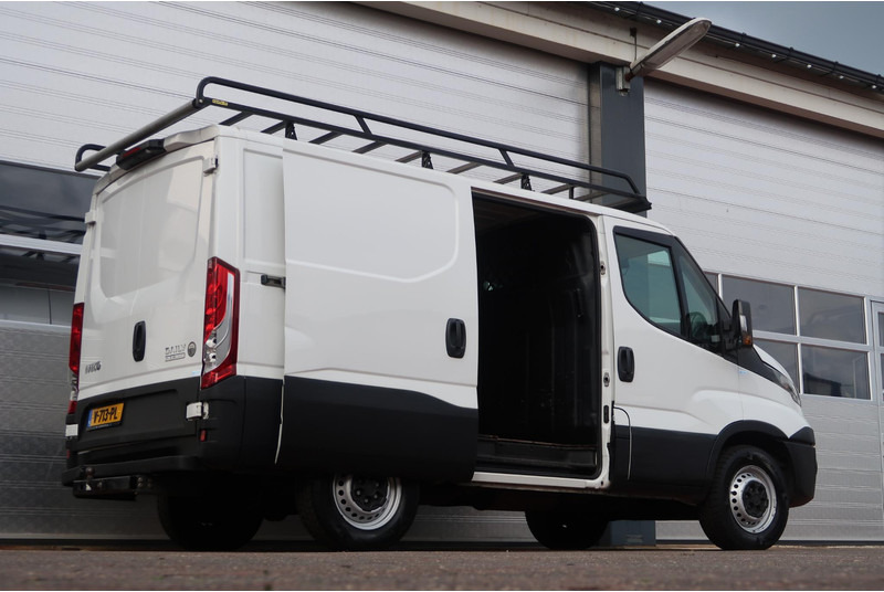 Iveco Daily 35S14V 300 L1H1 AUT/ 3,5t/ CAM/ CRUISE/ TREKHAAK/ AIRCO/ ETC - Товарно комбе: слика 3 Iveco Daily 35S14V 300 L1H1 AUT/ 3,5t/ CAM/ CRUISE/ TREKHAAK/ AIRCO/ ETC - Товарно комбе: слика 3