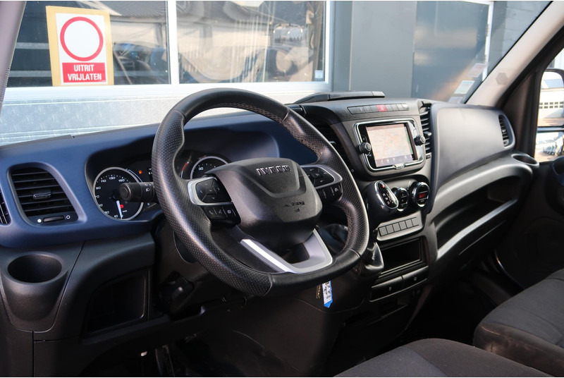 Iveco Daily 35S18HV 3.0 35 L2 H2 AUT/ LED/ CAMERA/ 3.5T/ CRUISE/ CLIMA/ TREKHAAK - Товарно комбе: слика 2 Iveco Daily 35S18HV 3.0 35 L2 H2 AUT/ LED/ CAMERA/ 3.5T/ CRUISE/ CLIMA/ TREKHAAK - Товарно комбе: слика 2