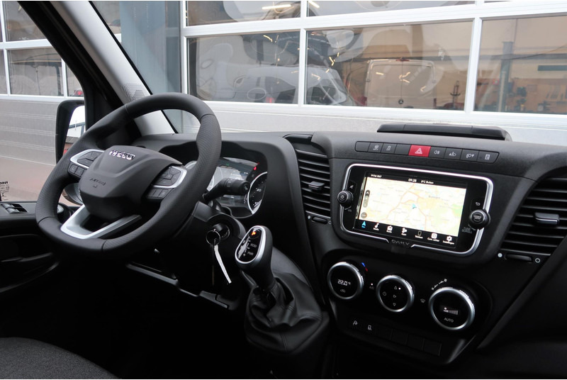 Iveco Daily 35S18HV 3.0 L2H2 AUT/ 2X SCHUIFDEUR/ CAMERA/ LED/ CRUISE/ CLIMA/ NAVI - Товарно комбе: слика 5 Iveco Daily 35S18HV 3.0 L2H2 AUT/ 2X SCHUIFDEUR/ CAMERA/ LED/ CRUISE/ CLIMA/ NAVI - Товарно комбе: слика 5