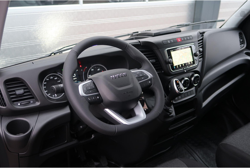 Iveco Daily 35S18HV 3.0 L2H2 BPM VRIJ/ AUT/ 2X SCHUIFDEUR/ CAMERA/ LED/ CRUISE/ CLIMA/ NAVI/ - Товарно комбе: слика 2 Iveco Daily 35S18HV 3.0 L2H2 BPM VRIJ/ AUT/ 2X SCHUIFDEUR/ CAMERA/ LED/ CRUISE/ CLIMA/ NAVI/ - Товарно комбе: слика 2