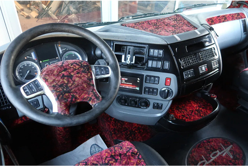 DAF XF 460 6X2/ SSC/ FULL AIR/ LIFT-LENK/ EURO 6 - Камион влекач: слика 2 DAF XF 460 6X2/ SSC/ FULL AIR/ LIFT-LENK/ EURO 6 - Камион влекач: слика 2