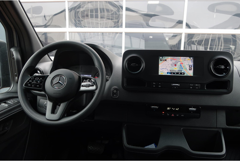Mercedes-Benz Sprinter 519 CDI L2H2 4X4 AUT/ 2X DEUR/ 3,5T/ MBUX/ CAMERA/ ETC. - Товарно комбе: слика 5 Mercedes-Benz Sprinter 519 CDI L2H2 4X4 AUT/ 2X DEUR/ 3,5T/ MBUX/ CAMERA/ ETC. - Товарно комбе: слика 5
