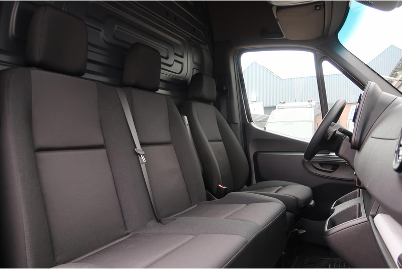 Товарно комбе Mercedes-Benz Sprinter 519 CDI L2H2 4X4 AUT/ 2X DEUR/ 3,5T/ MBUX/ CAMERA/ ETC.: слика 16