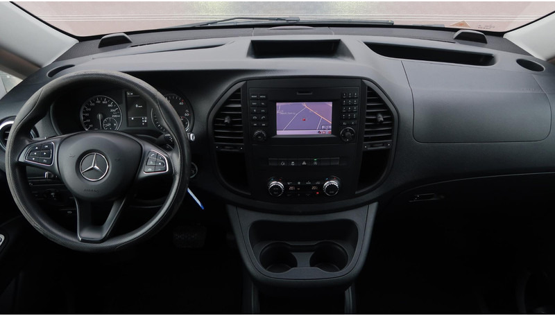 Mercedes-Benz Vito 116 CDI Extra Lang AUT/ DC/ LED/ CAM/ CRUISE/ LEDER/ DASHCAM - Мало комбе, Комби со двојна кабина: слика 2 Mercedes-Benz Vito 116 CDI Extra Lang AUT/ DC/ LED/ CAM/ CRUISE/ LEDER/ DASHCAM - Мало комбе, Комби со двојна кабина: слика 2