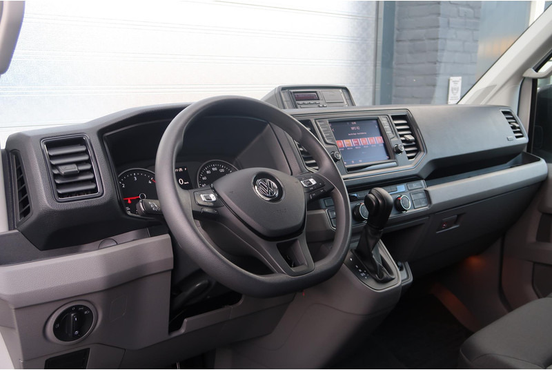 Volkswagen Crafter 50 2.0 TDI DL L3H2 3.5 T/ LED/ CAMERA/ NAVI/ CRUISE/ CLIMA/ DUBBEL LUCHT - Товарно комбе: слика 2 Volkswagen Crafter 50 2.0 TDI DL L3H2 3.5 T/ LED/ CAMERA/ NAVI/ CRUISE/ CLIMA/ DUBBEL LUCHT - Товарно комбе: слика 2