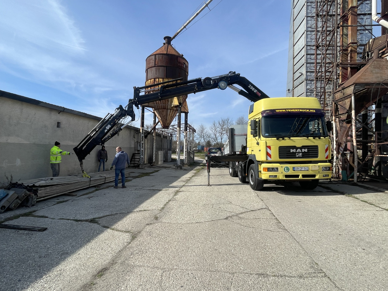 MAN F2000 413 6x2 Manual CRANE Hiab 330+jib 90 21m - Камион влекач: слика 2 MAN F2000 413 6x2 Manual CRANE Hiab 330+jib 90 21m - Камион влекач: слика 2