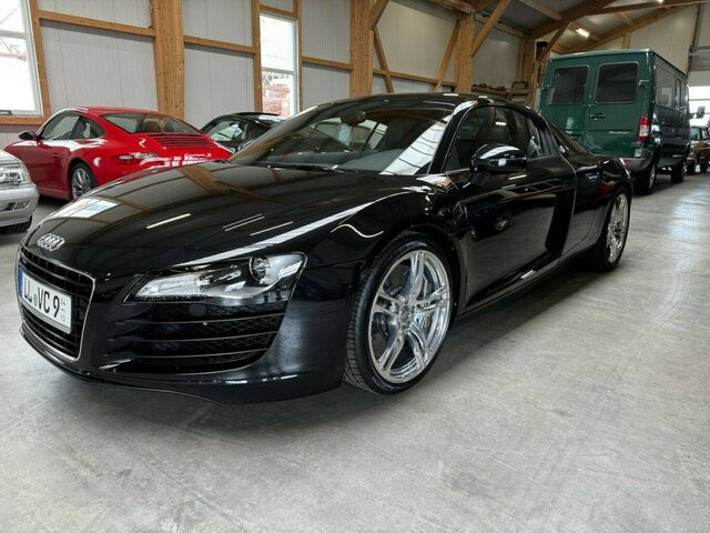 AUDI R8 4.2 FSI V8 quattro Coupé Neuzustand - Автомобил: слика 1 AUDI R8 4.2 FSI V8 quattro Coupé Neuzustand - Автомобил: слика 1