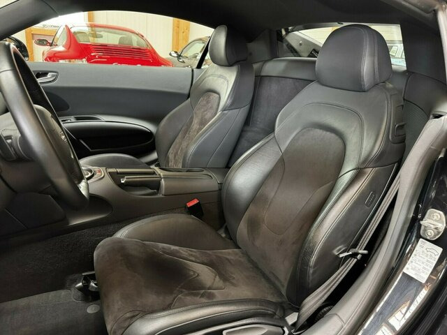 AUDI R8 4.2 FSI V8 quattro Coupé Neuzustand - Автомобил: слика 5 AUDI R8 4.2 FSI V8 quattro Coupé Neuzustand - Автомобил: слика 5