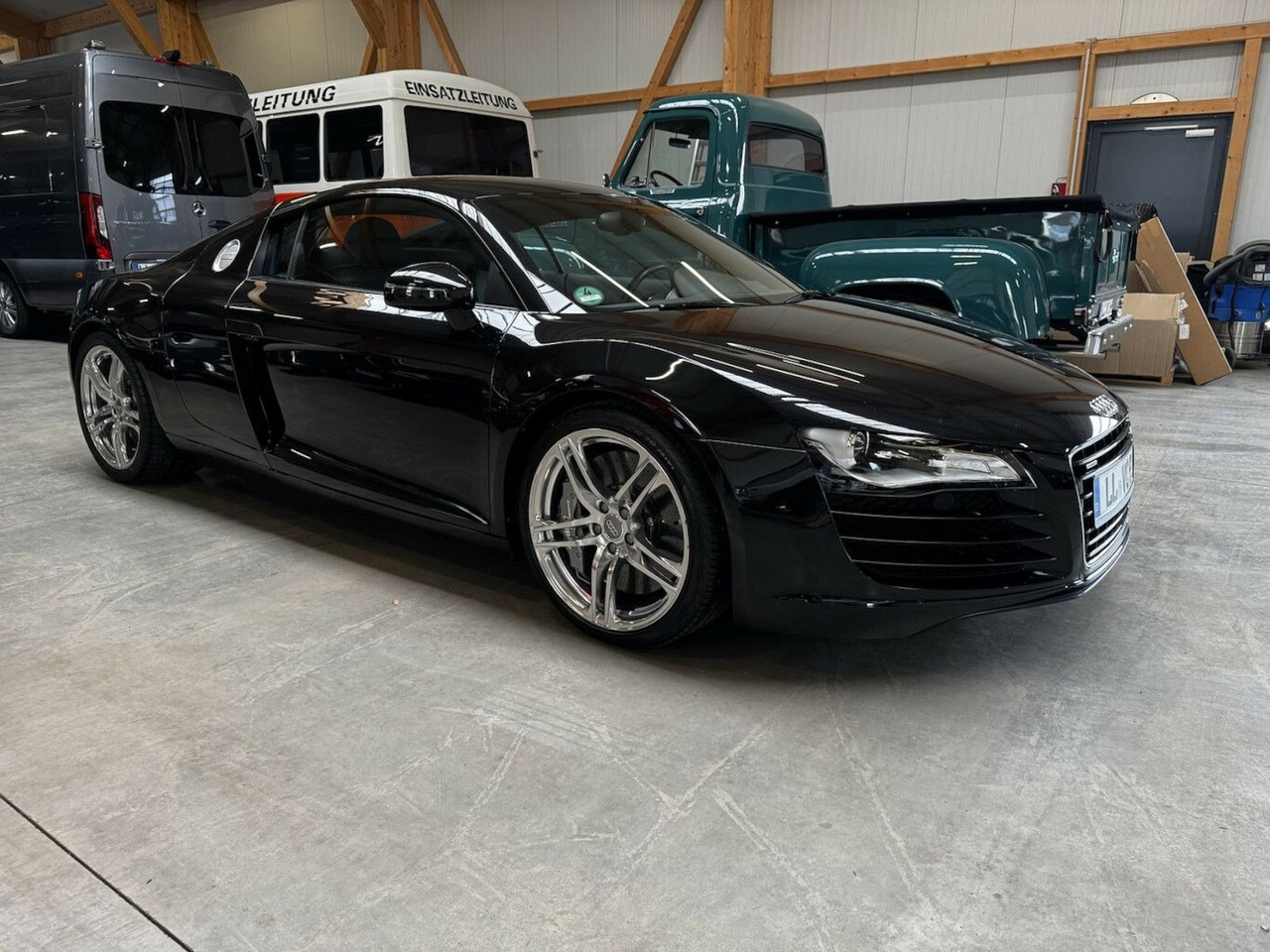 Audi R8 4.2 FSI V8 quattro Coupé - Автомобил: слика 4 Audi R8 4.2 FSI V8 quattro Coupé - Автомобил: слика 4