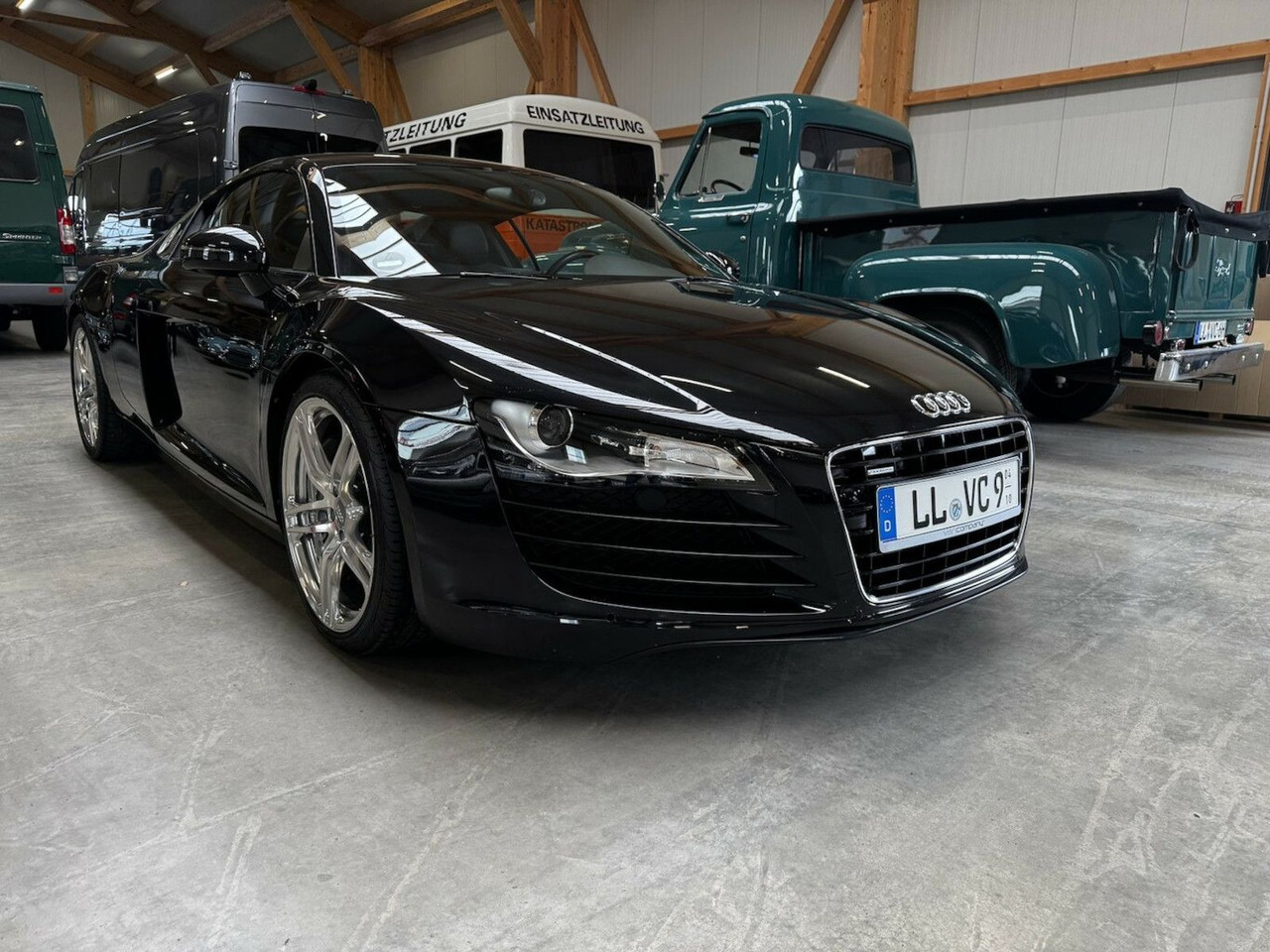 Audi R8 4.2 FSI V8 quattro Coupé - Автомобил: слика 3 Audi R8 4.2 FSI V8 quattro Coupé - Автомобил: слика 3
