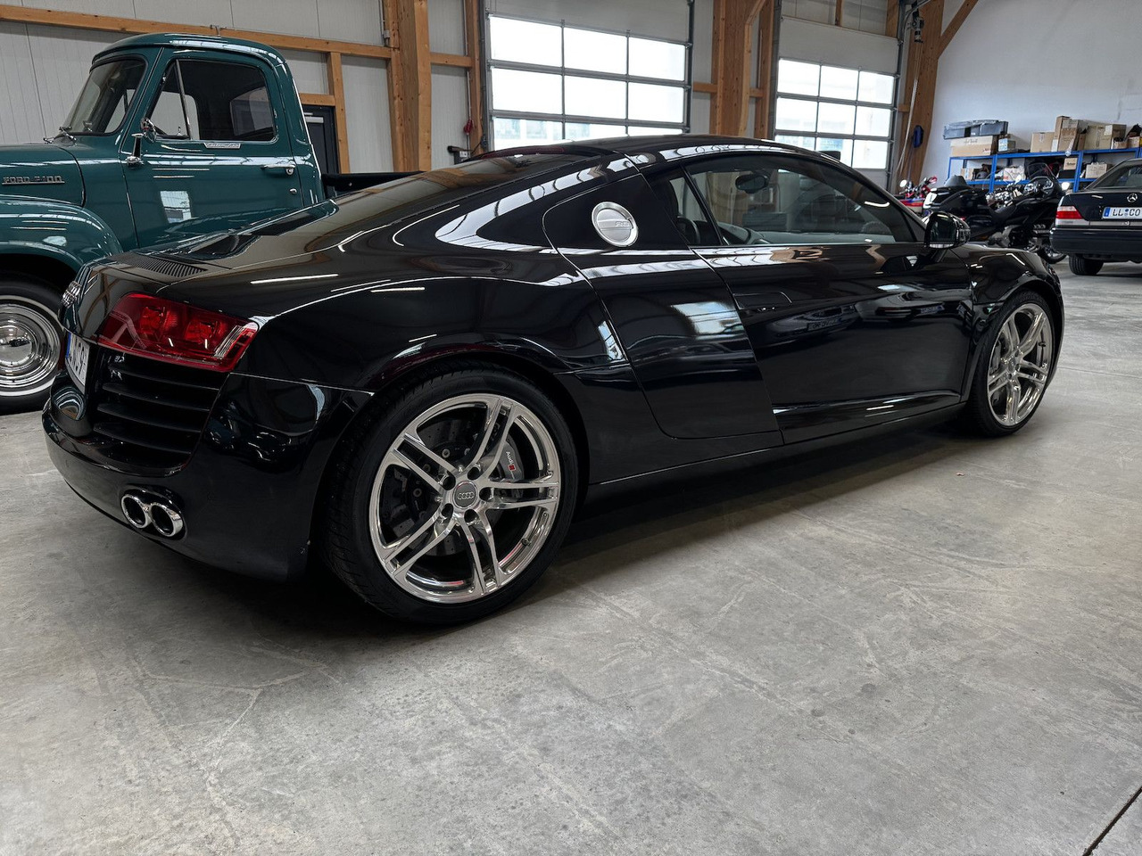 Audi R8 4.2 FSI V8 quattro Coupé - Автомобил: слика 5 Audi R8 4.2 FSI V8 quattro Coupé - Автомобил: слика 5
