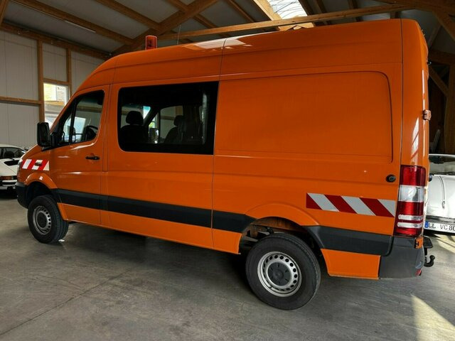 MERCEDES-BENZ Sprinter 316 CDI 4x4 Allrad 5-Sitzer... - Товарно комбе: слика 3 MERCEDES-BENZ Sprinter 316 CDI 4x4 Allrad 5-Sitzer... - Товарно комбе: слика 3