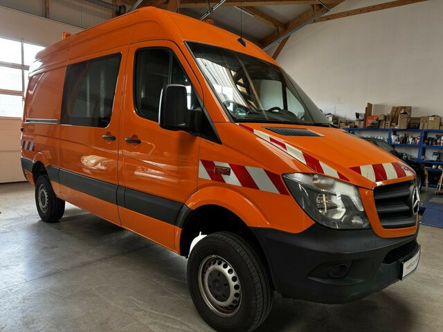 MERCEDES-BENZ Sprinter 316 CDI 4x4 Allrad 5-Sitzer... - Товарно комбе: слика 1 MERCEDES-BENZ Sprinter 316 CDI 4x4 Allrad 5-Sitzer... - Товарно комбе: слика 1