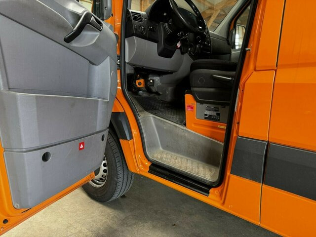 MERCEDES-BENZ Sprinter 316 CDI 4x4 Allrad 5-Sitzer... - Товарно комбе: слика 4 MERCEDES-BENZ Sprinter 316 CDI 4x4 Allrad 5-Sitzer... - Товарно комбе: слика 4