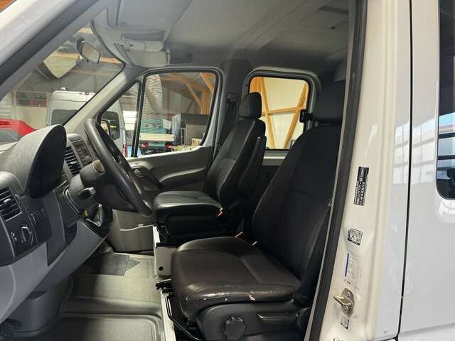 MERCEDES-BENZ Sprinter 316 CDI Doka 4x4 Allrad Plane - Комбе со церада, Комби со двојна кабина: слика 4 MERCEDES-BENZ Sprinter 316 CDI Doka 4x4 Allrad Plane - Комбе со церада, Комби со двојна кабина: слика 4