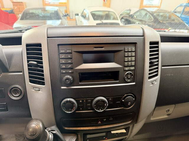 MERCEDES-BENZ Sprinter 316 CDI Pritsche 4x4 Allrad Plane... - Комбе со отворен сандак: слика 5 MERCEDES-BENZ Sprinter 316 CDI Pritsche 4x4 Allrad Plane... - Комбе со отворен сандак: слика 5