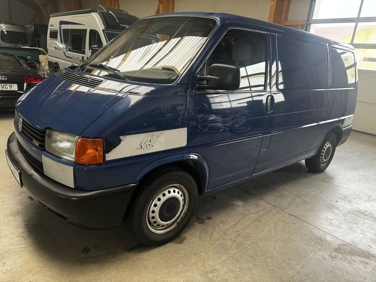 Volkswagen T4 2.5 TDI Syncro 1. Hand MwSt. awb. - Караван: слика 1 Volkswagen T4 2.5 TDI Syncro 1. Hand MwSt. awb. - Караван: слика 1