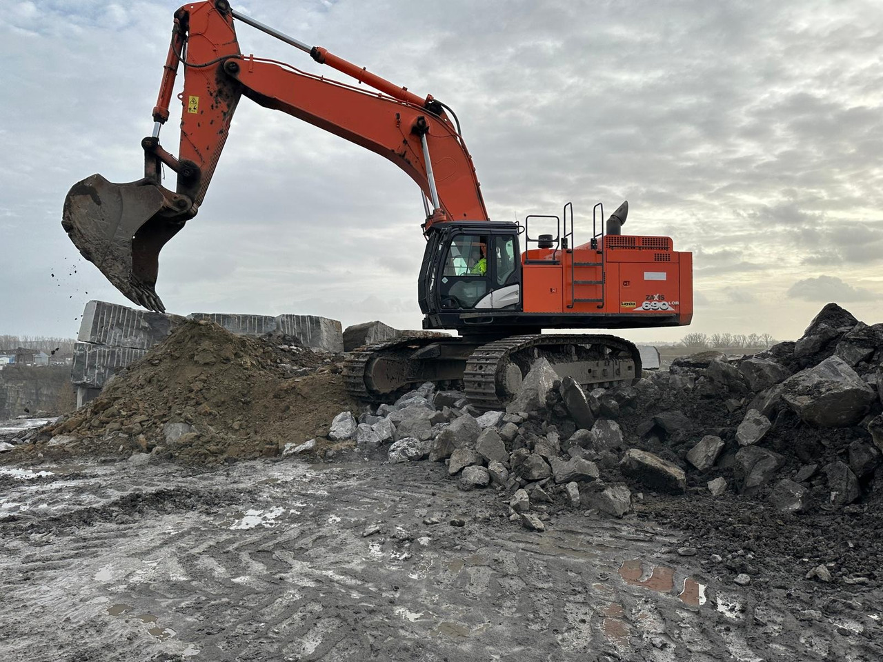 Hitachi ZX690 LCR - 6 - Багер гасеничар: слика 1 Hitachi ZX690 LCR - 6 - Багер гасеничар: слика 1