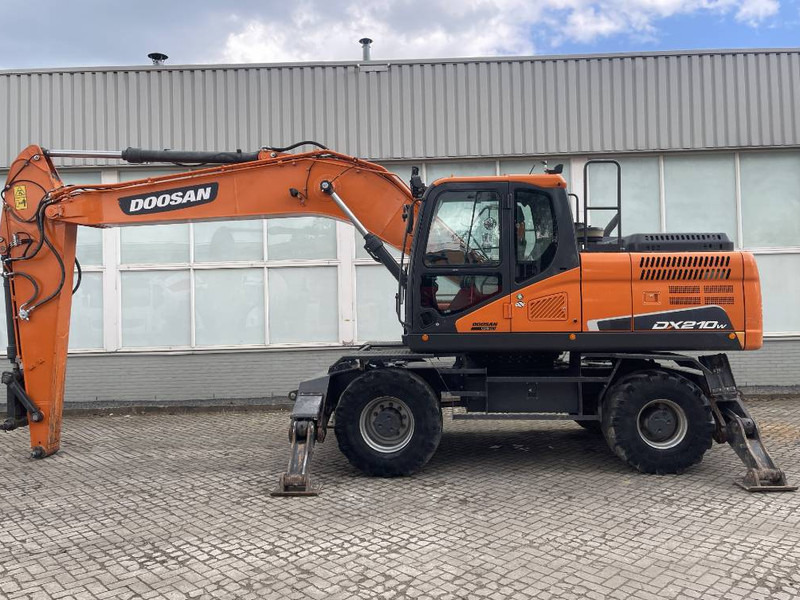 Багер на тркала Doosan DX 210 W-5   2020   CE: слика 1