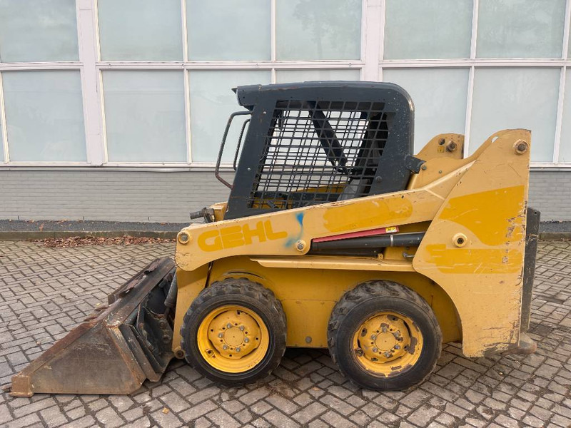 Gehl 3840 E 2015 - Компактен натоварувач: слика 1 Gehl 3840 E 2015 - Компактен натоварувач: слика 1