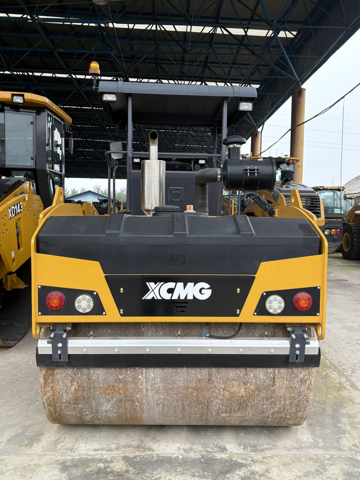 XCMG 8 ton 2Y103 double drum used vibratory road roller compactor 2022 - Ваљак за пат: слика 4 XCMG 8 ton 2Y103 double drum used vibratory road roller compactor 2022 - Ваљак за пат: слика 4