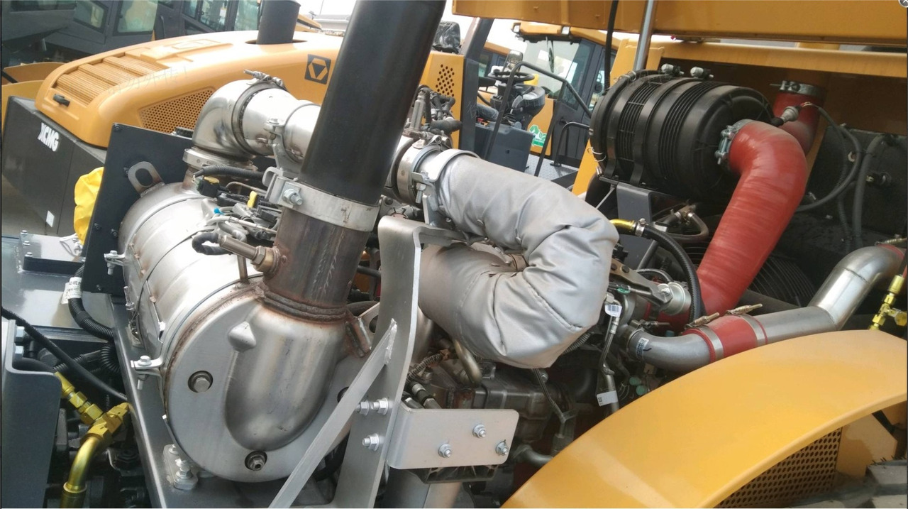 XCMG CV123 used 12ton single drum vibratory compactor price - Ваљак за пат: слика 3 XCMG CV123 used 12ton single drum vibratory compactor price - Ваљак за пат: слика 3