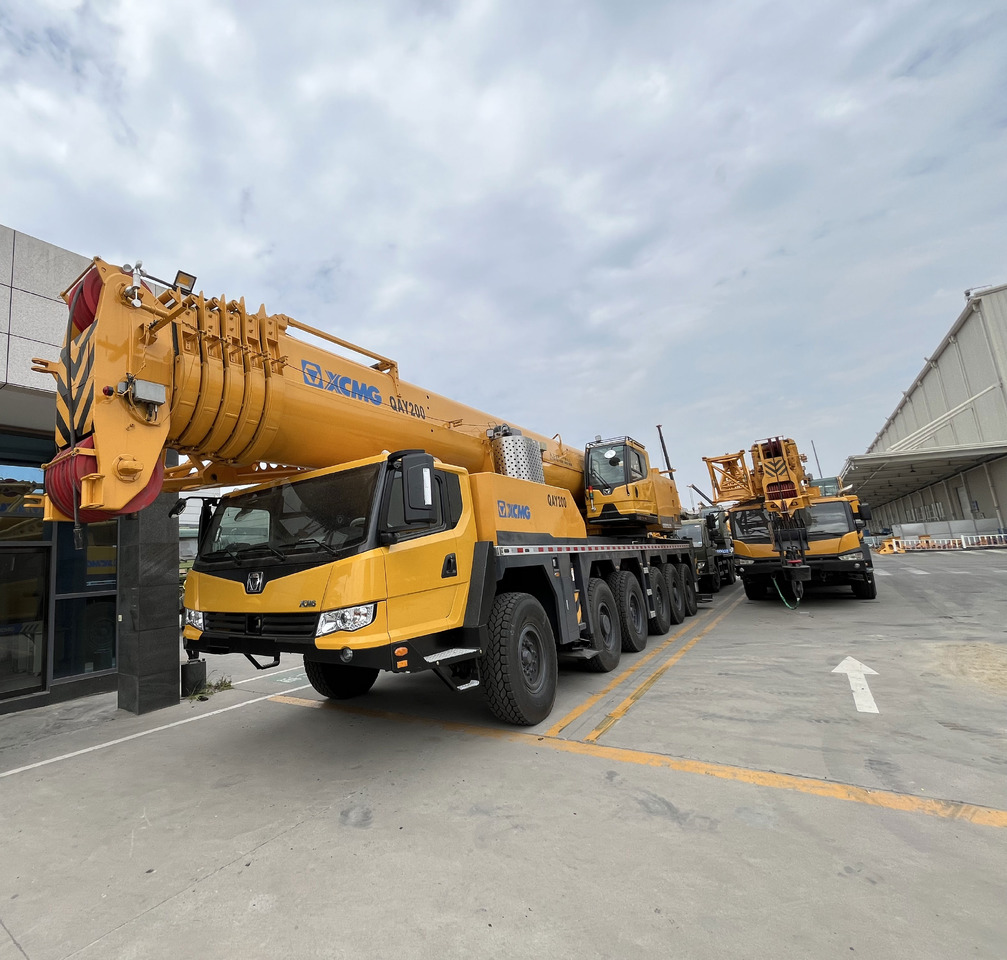XCMG Factory Second Hand Mobile Truck Crane QAY200 200 Ton  All Terrain Cranes In Good Condition - Кран за секакви терени: слика 3 XCMG Factory Second Hand Mobile Truck Crane QAY200 200 Ton  All Terrain Cranes In Good Condition - Кран за секакви терени: слика 3