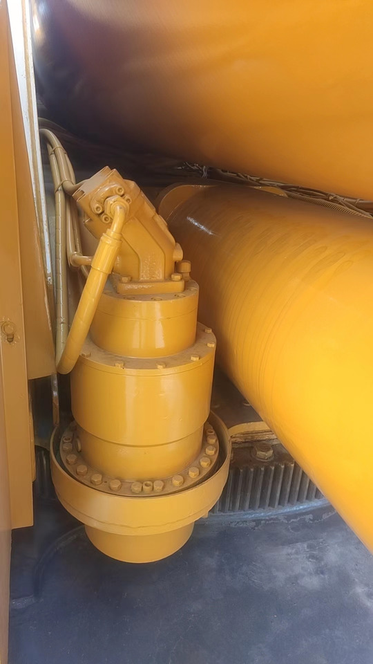 Лизинг на XCMG Factory Second Hand Mobile Truck Crane QAY200 200 Ton All Terrain Cranes In Good Condition XCMG Factory Second Hand Mobile Truck Crane QAY200 200 Ton All Terrain Cranes In Good Condition: слика 7 Лизинг на XCMG Factory Second Hand Mobile Truck Crane QAY200 200 Ton All Terrain Cranes In Good Condition XCMG Factory Second Hand Mobile Truck Crane QAY200 200 Ton All Terrain Cranes In Good Condition: слика 7