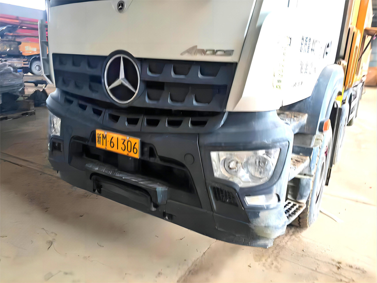 XCMG HB62V Used Swching Concrete Pump Boom Truck in Good Condition - Камион со бетонска пумпа: слика 4 XCMG HB62V Used Swching Concrete Pump Boom Truck in Good Condition - Камион со бетонска пумпа: слика 4