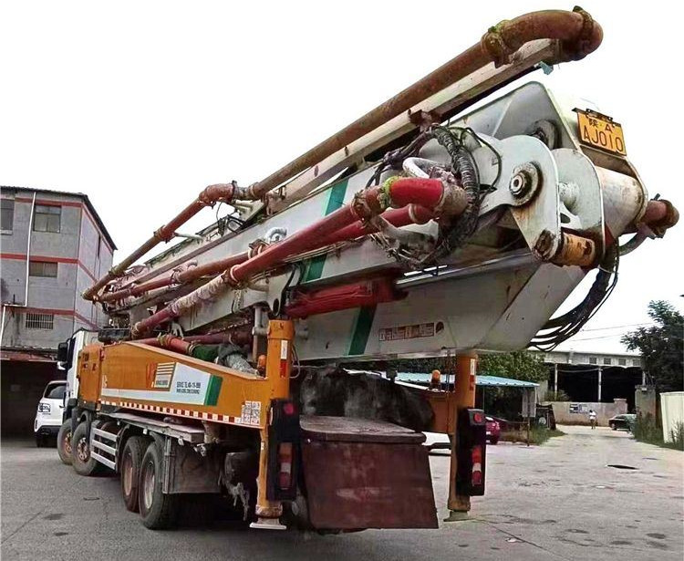 XCMG Hb62V Euro 5 2019 Year Second Hand Truck-Mounted Concrete Pump Truck - Камион со бетонска пумпа: слика 5 XCMG Hb62V Euro 5 2019 Year Second Hand Truck-Mounted Concrete Pump Truck - Камион со бетонска пумпа: слика 5
