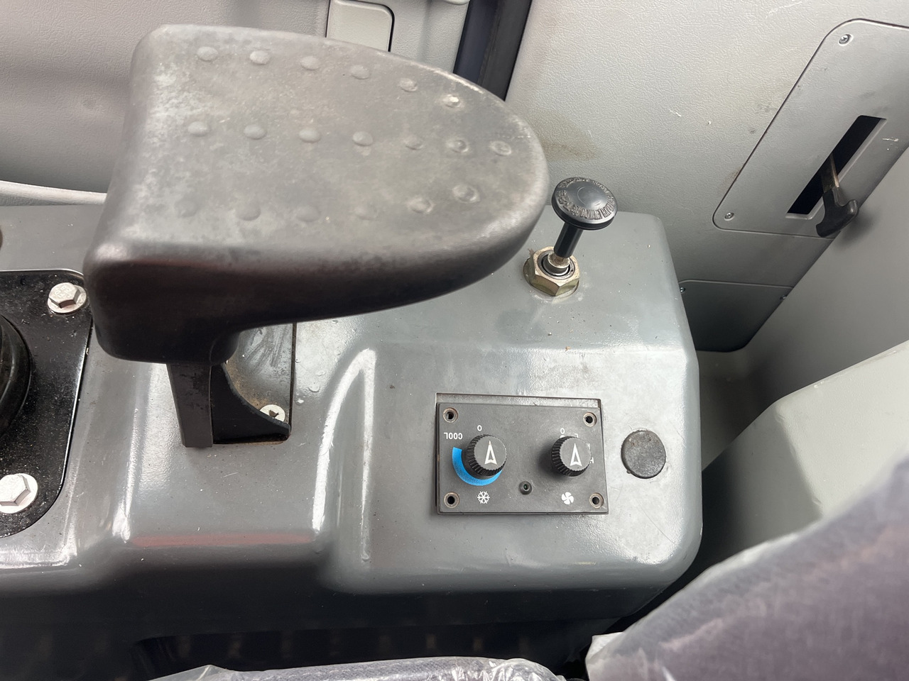 XCMG LW600FN 2016 shovel bucket hydraulic loader 6ton wheel price - Натоварувач на тркала: слика 3 XCMG LW600FN 2016 shovel bucket hydraulic loader 6ton wheel price - Натоварувач на тркала: слика 3