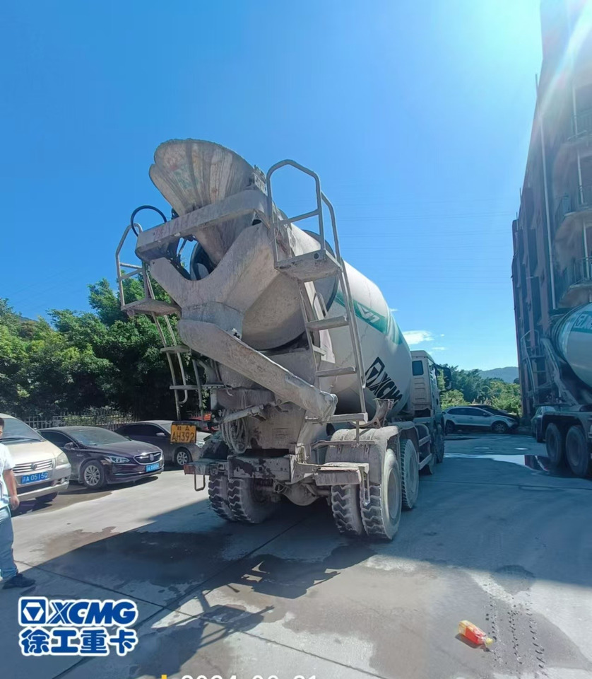 XCMG Official 12cbm Concrete Mixer Drum G4804D Used Mobile Concrete Mixers Truck For Sale - Камион миксер за бетон: слика 3 XCMG Official 12cbm Concrete Mixer Drum G4804D Used Mobile Concrete Mixers Truck For Sale - Камион миксер за бетон: слика 3
