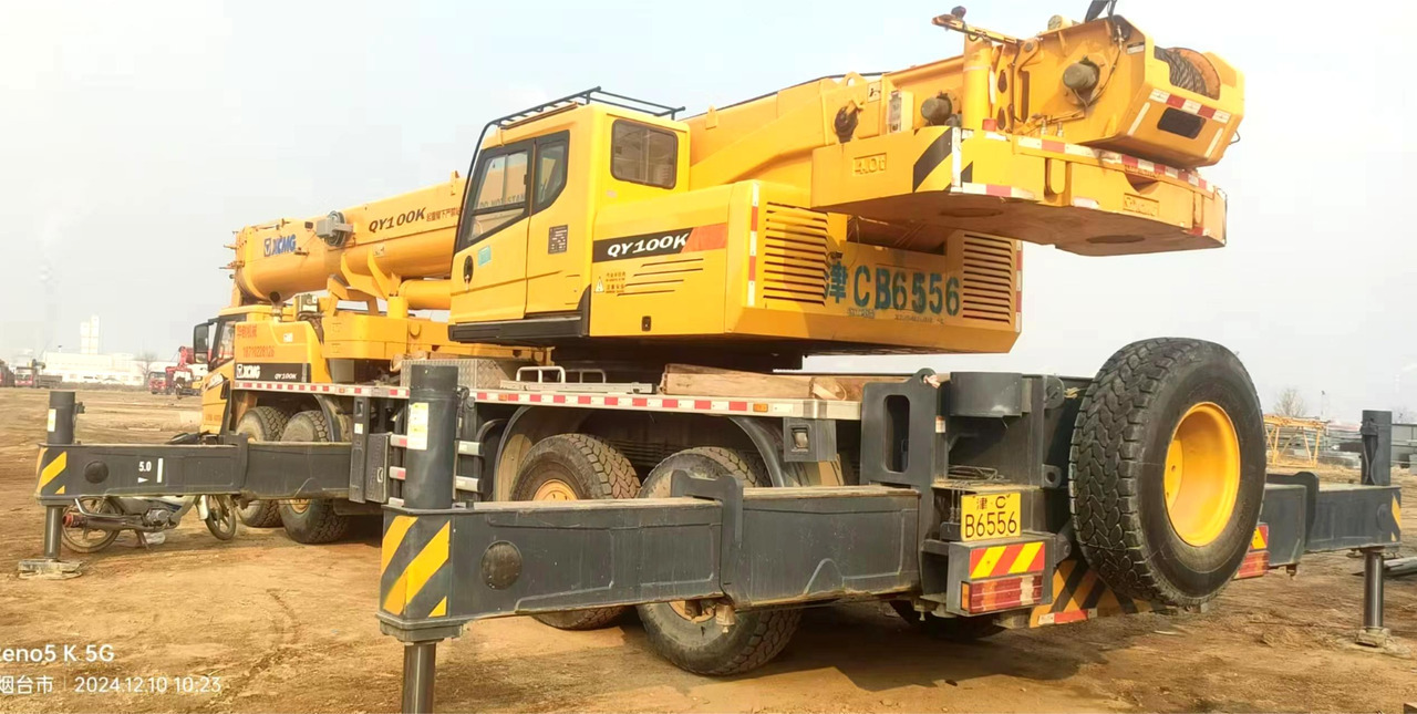 XCMG Official 75t Used Mini Truck Crane QY75K Small Mobile cCrane With High Quality - Мобилен кран: слика 2 XCMG Official 75t Used Mini Truck Crane QY75K Small Mobile cCrane With High Quality - Мобилен кран: слика 2