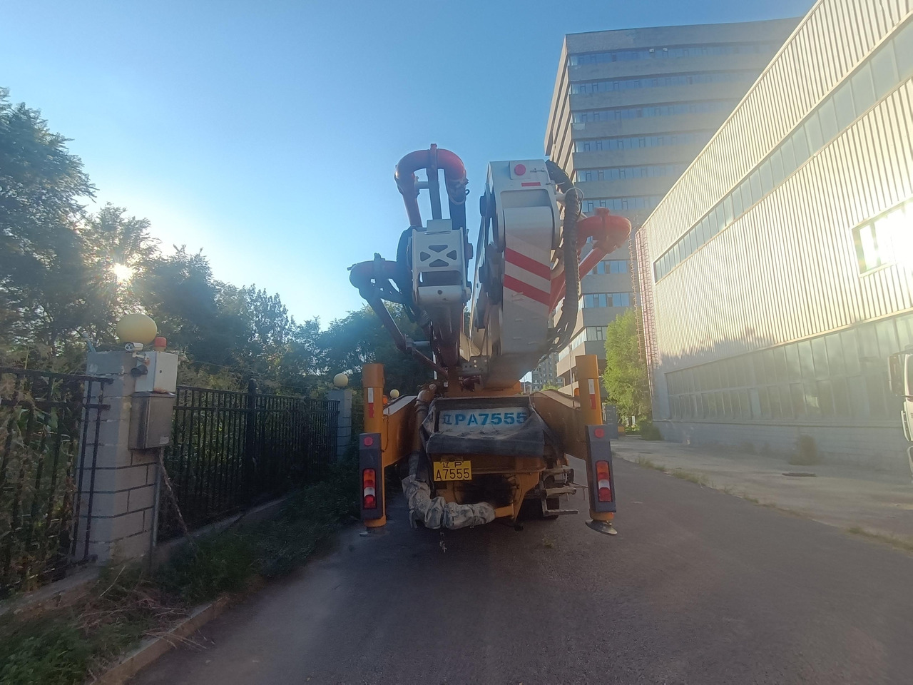 XCMG Official Concrete Machinery Pump HB58V Used Cement Pump Truck For Sale - Камион со бетонска пумпа: слика 4 XCMG Official Concrete Machinery Pump HB58V Used Cement Pump Truck For Sale - Камион со бетонска пумпа: слика 4