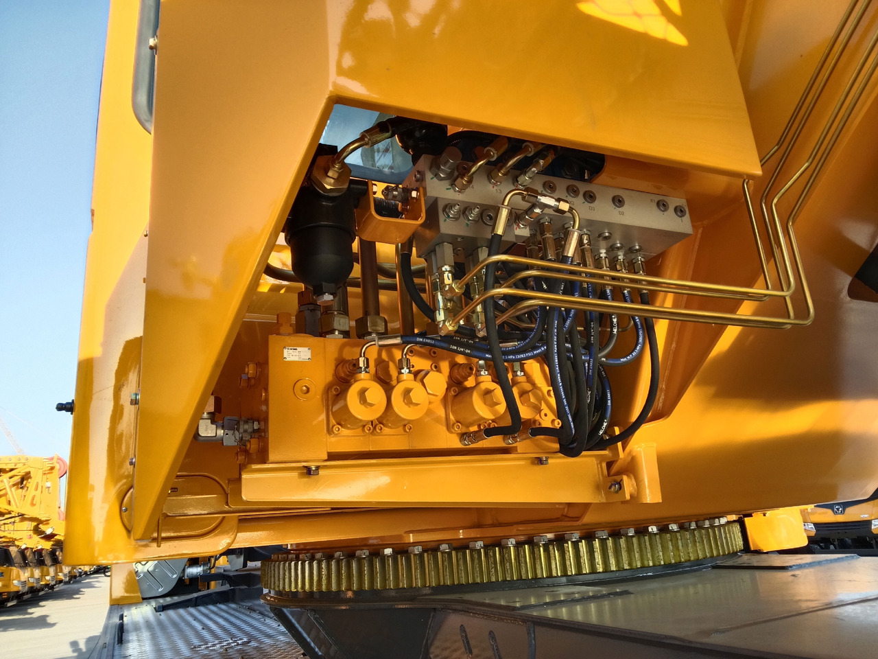 XCMG Official QY50K5D_2 Used Mobile Hydraulic Crane 50Ton Hydraulic Lifting Crane Hot Sale - Мобилен кран: слика 4 XCMG Official QY50K5D_2 Used Mobile Hydraulic Crane 50Ton Hydraulic Lifting Crane Hot Sale - Мобилен кран: слика 4