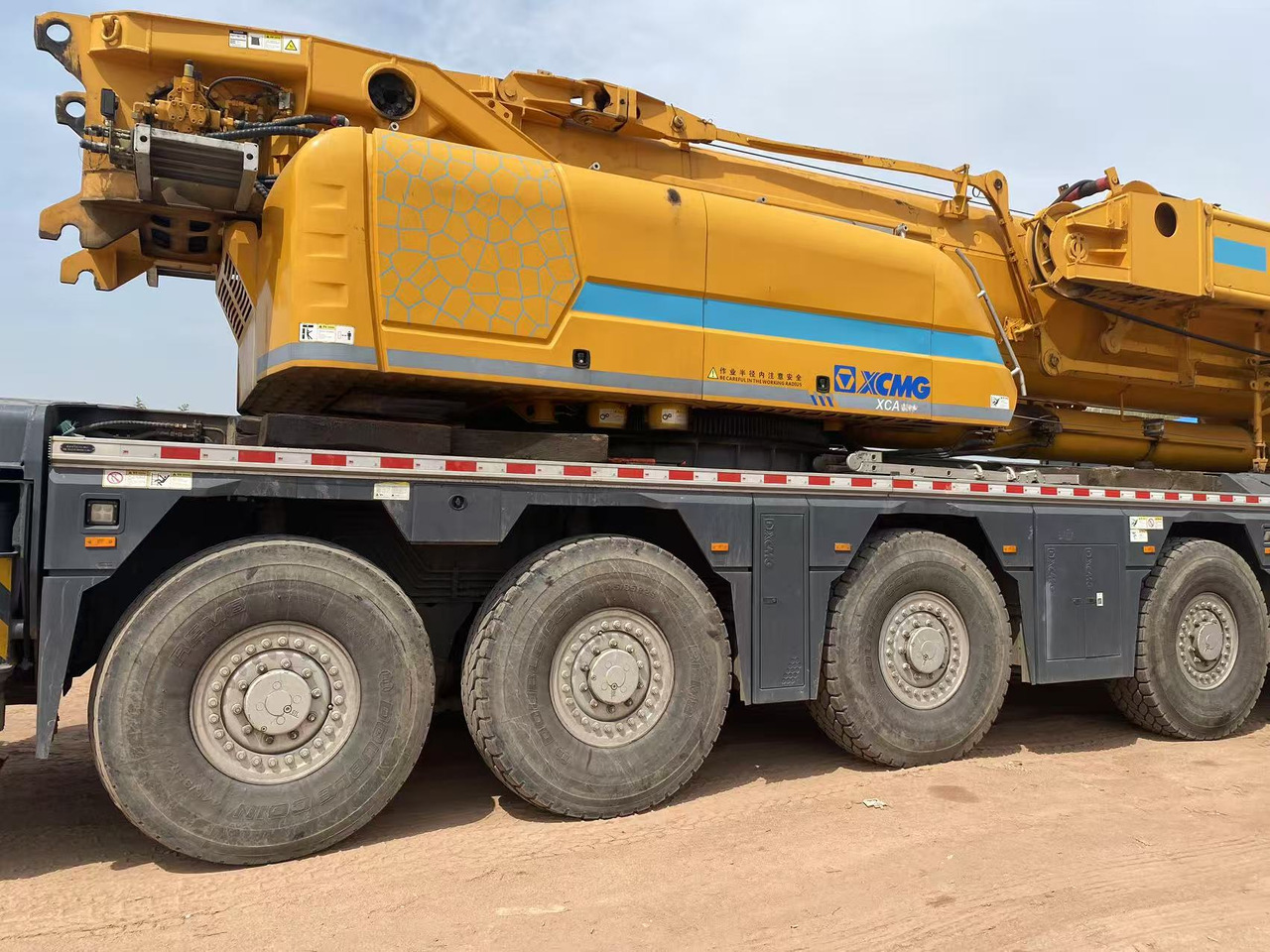 XCMG Official Used All Terrain Crane XCA300-1 300 Ton Mobile Crane Price - Кран за секакви терени: слика 5 XCMG Official Used All Terrain Crane XCA300-1 300 Ton Mobile Crane Price - Кран за секакви терени: слика 5