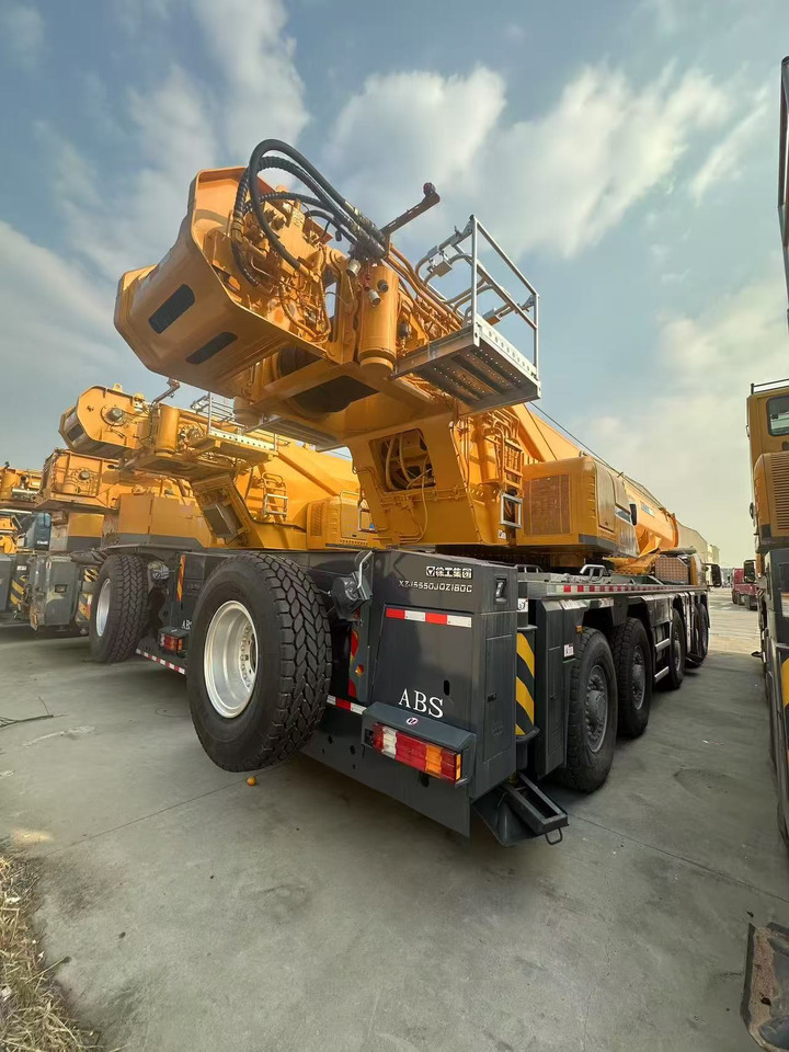 XCMG Official Used Mobile Hydraulic Truck Cranes XCA180L8C All Terrain Cranes Price - Кран за секакви терени: слика 3 XCMG Official Used Mobile Hydraulic Truck Cranes XCA180L8C All Terrain Cranes Price - Кран за секакви терени: слика 3