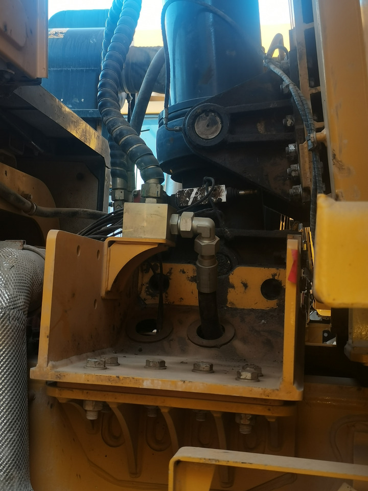 XCMG Official XDR80T 70 Ton 6x4 Dump Tuck Used Tipper Dump Truck Price - Истоварувач: слика 4 XCMG Official XDR80T 70 Ton 6x4 Dump Tuck Used Tipper Dump Truck Price - Истоварувач: слика 4