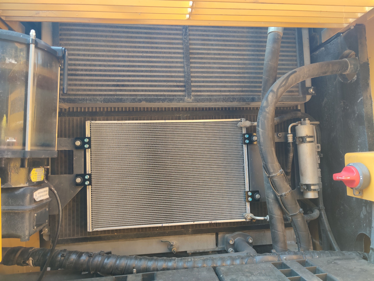 XCMG Official XR160E 56m Used Mini Rotary Drill Rig Piling Drilling Machine for sale - Машина за бушење: слика 5 XCMG Official XR160E 56m Used Mini Rotary Drill Rig Piling Drilling Machine for sale - Машина за бушење: слика 5