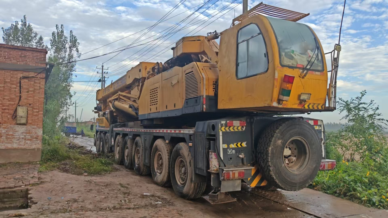 XCMG QAY500 used 500ton diesel all terrain truck crane with telescopic arm price - Кран за секакви терени: слика 3 XCMG QAY500 used 500ton diesel all terrain truck crane with telescopic arm price - Кран за секакви терени: слика 3