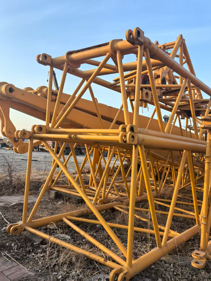 XCMG QAY500 used 500ton diesel all terrain truck crane with telescopic arm price - Кран за секакви терени: слика 4 XCMG QAY500 used 500ton diesel all terrain truck crane with telescopic arm price - Кран за секакви терени: слика 4