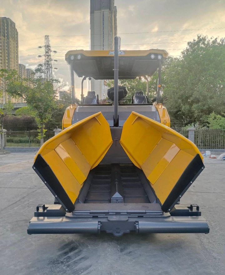 XCMG RP905IV used crawler portable concrete asphalt paver price - Асфалтен поплочувач: слика 5 XCMG RP905IV used crawler portable concrete asphalt paver price - Асфалтен поплочувач: слика 5
