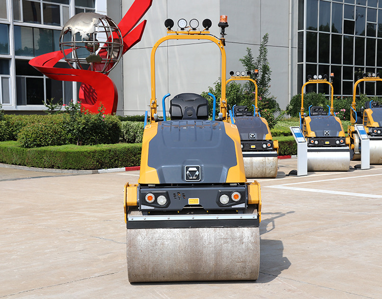XCMG XD120VT diesel 2ton Light Mini Road Roller Machine - Ваљак за пат: слика 5 XCMG XD120VT diesel 2ton Light Mini Road Roller Machine - Ваљак за пат: слика 5