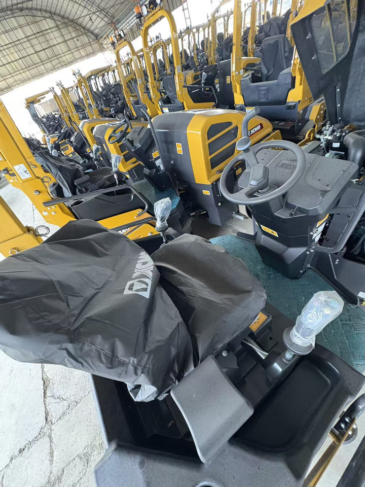 XCMG XD140VT 4ton small Light Diesel Vibratory Road Roller - Мини ваљак: слика 5 XCMG XD140VT 4ton small Light Diesel Vibratory Road Roller - Мини ваљак: слика 5